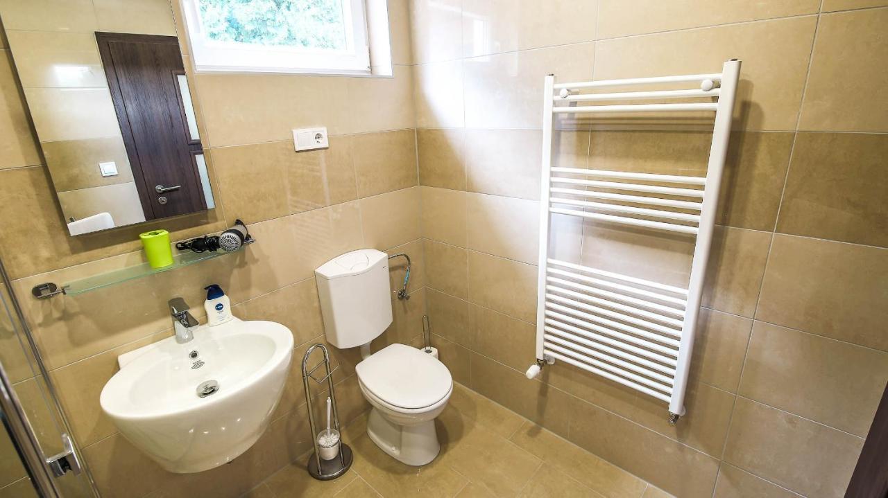 White Apartman Siofok 2 Экстерьер фото